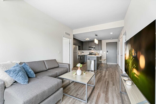 2929 University Ave SE in Minneapolis, MN - Building Photo - Building Photo