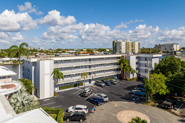 Leisure Terrace Condominiums in Fort Lauderdale, FL - Building Photo - Building Photo