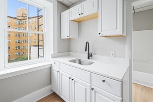 100 Appleton St in Lowell, MA - Building Photo