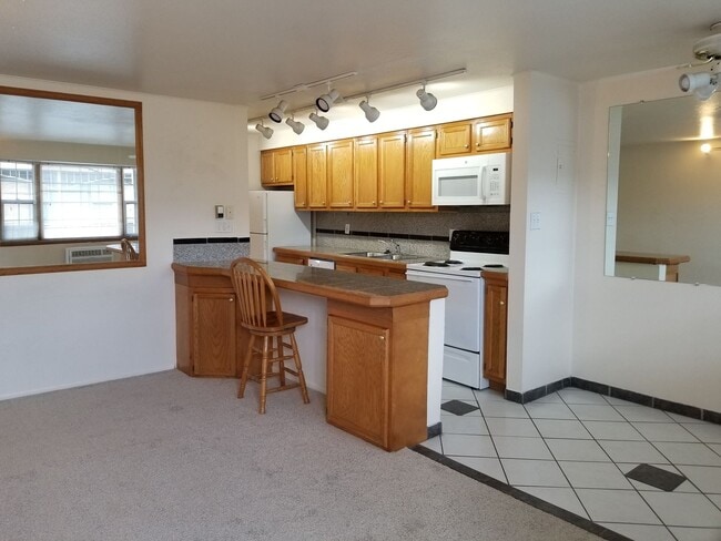 property at 680 S Lashley Ln