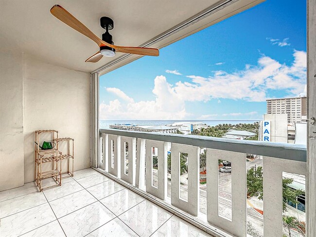 305 N Pompano Beach Blvd, Unit 708 in Pompano Beach, FL - Foto de edificio - Building Photo