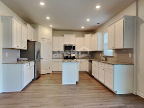 419 Spanish Wells Rd in Summerville, SC - Foto de edificio - Building Photo