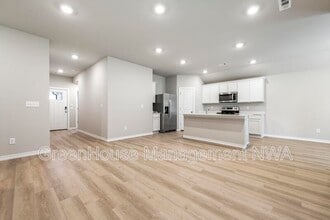 2401 N Heritage Ranch Dr in Siloam Springs, AR - Building Photo - Building Photo