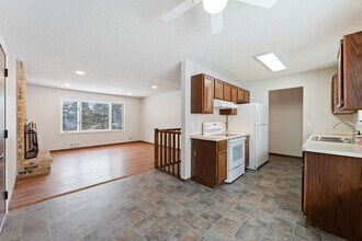 4765 Penkwe Cir in Eagan, MN - Building Photo - Building Photo