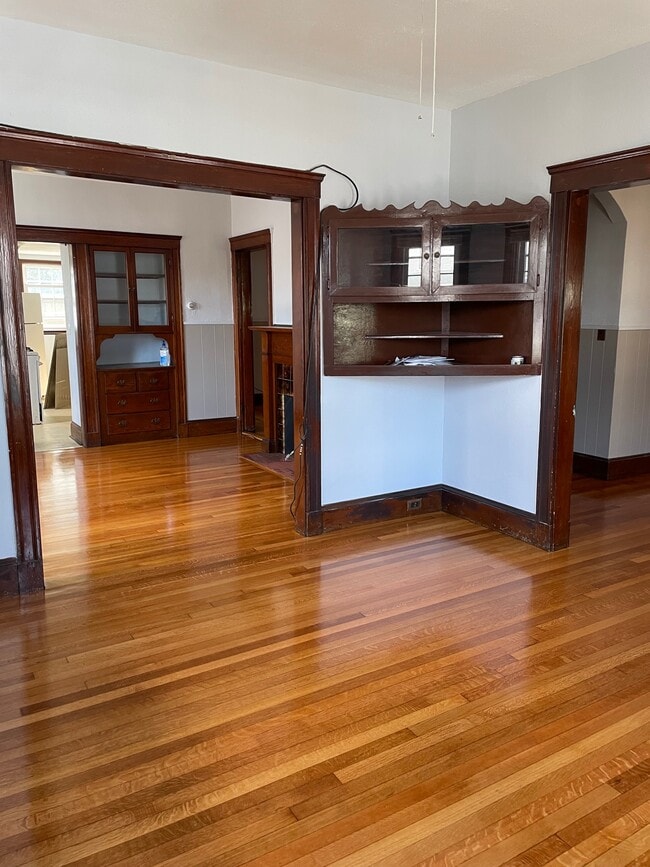 38 Surrey St, Unit 2