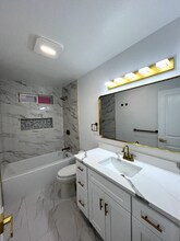 8715 175th Ave NE in Redmond, WA - Building Photo - Building Photo