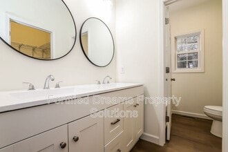 418 N Smith St in Liberty, NC - Building Photo - Building Photo