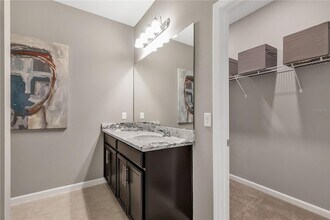 1008 Landing Ln in Deltona, FL - Foto de edificio - Building Photo