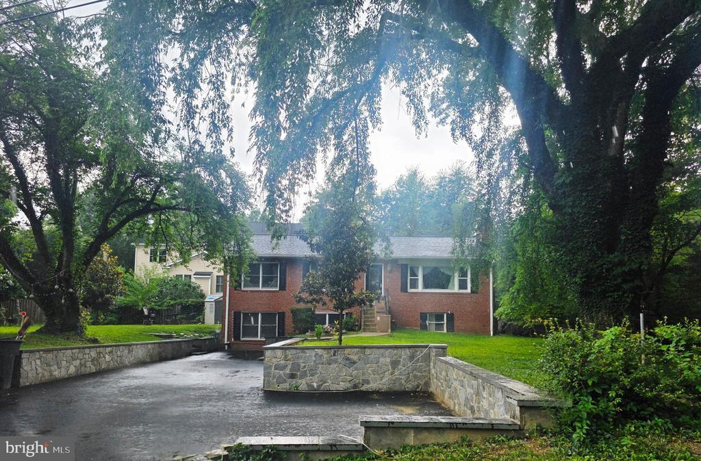 6513 Old Dominion Dr in McLean, VA - Building Photo