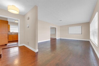 11141 NW 22nd Ct in Miami, FL - Building Photo - Building Photo
