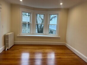 69 Berwick St in Belmont, MA - Building Photo - Building Photo