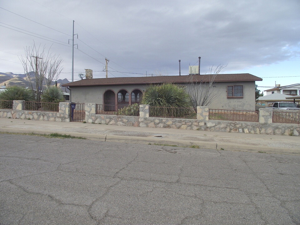 4001 Atlas Ave in El Paso, TX - Building Photo