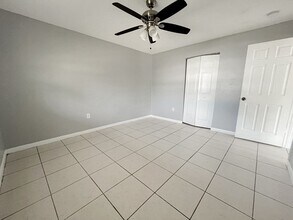 1601 Swordbill Dr in Holiday, FL - Building Photo - Building Photo