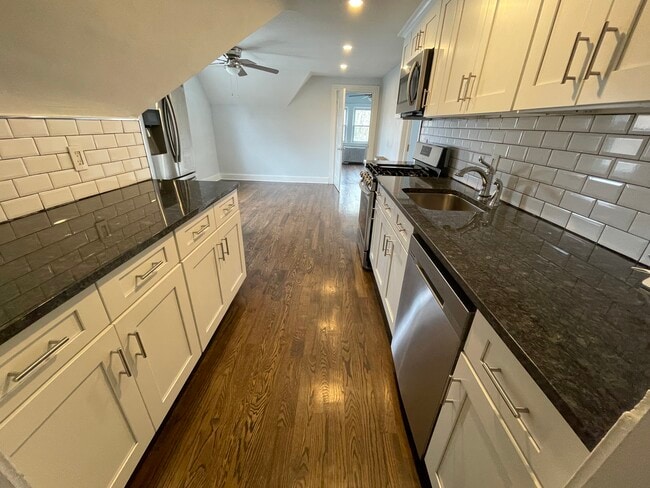 922 Richmont St, Unit 3, Unit 3