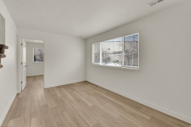 7873 S Chadbourne Dr, Unit B in Cottonwood Heights, UT - Foto de edificio - Building Photo