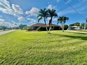 1220 SE 19th Ln in Cape Coral, FL - Building Photo - Building Photo