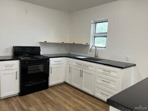 8 E Cherokee Ave in Pharr, TX - Building Photo - Building Photo