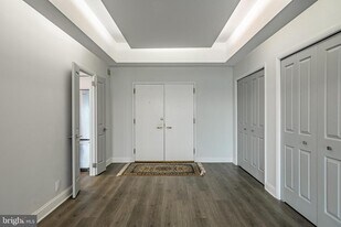 21510 Valley Forge Cir in King of Prussia, PA - Building Photo