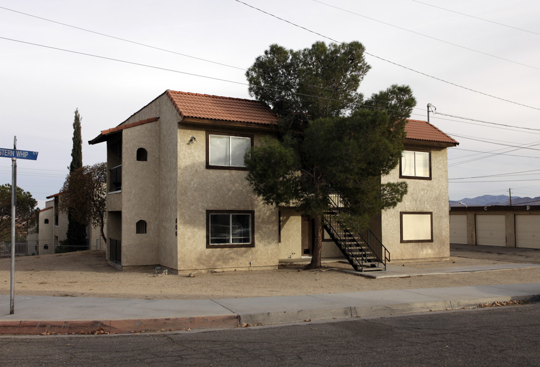 800 E Virginia Way in Barstow, CA - Building Photo