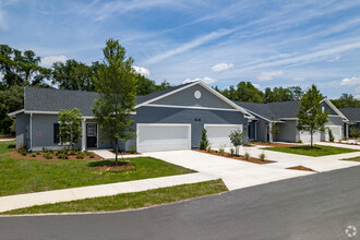 West Shire Village in Ocala, FL - Building Photo - Building Photo