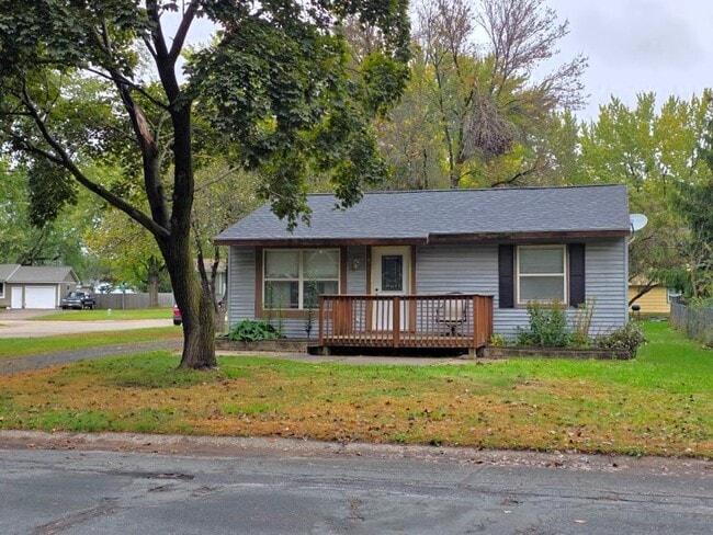property at 653 N 2nd St