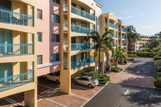 Hallandale Yacht Club in Hallandale Beach, FL - Building Photo - Building Photo