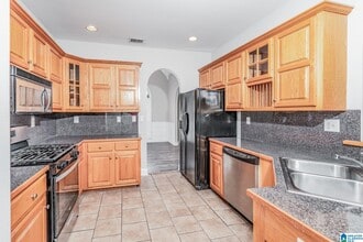 104 Hermitage Ln in Calera, AL - Foto de edificio - Building Photo