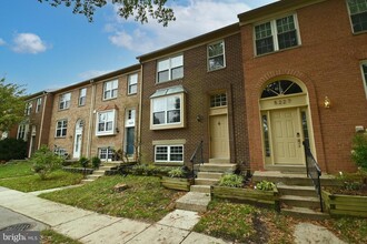 5225 Leeward Ln in Alexandria, VA - Building Photo - Building Photo