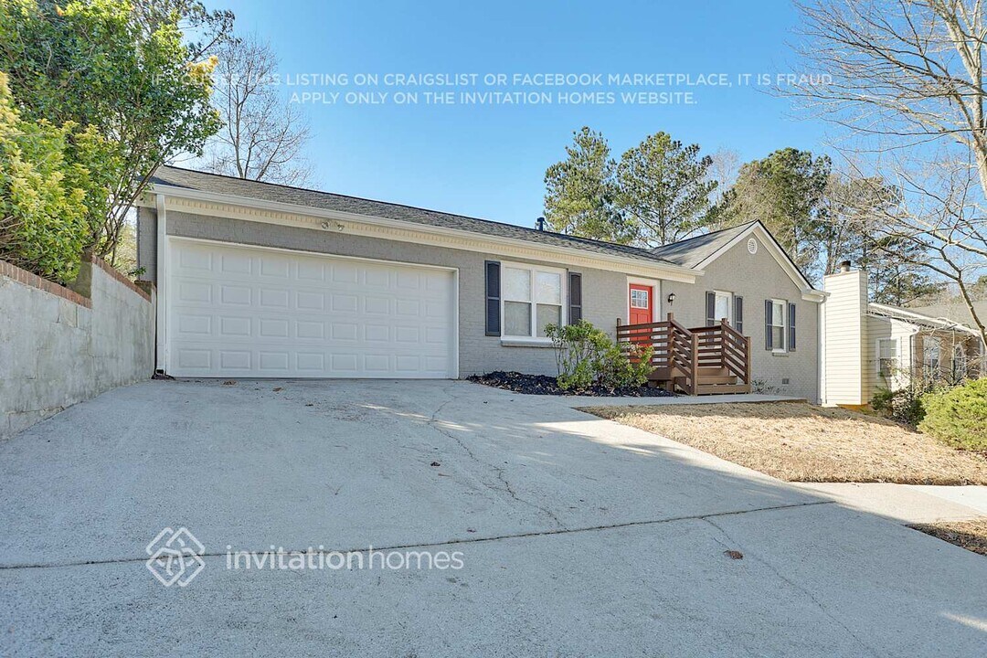 1320 Ling Dr in Austell, GA - Building Photo
