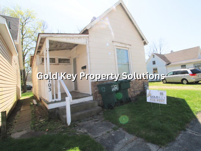 property at 1703 W Adams St