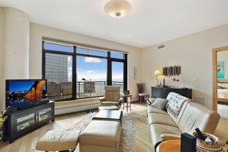 1120 S 2nd St in Minneapolis, MN - Foto de edificio - Building Photo