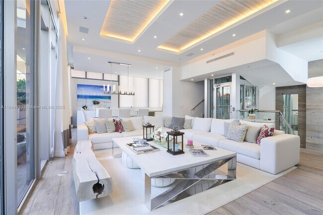 9501 Collins Ave in Surfside, FL - Building Photo - Building Photo