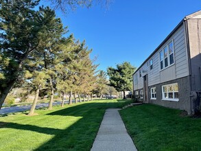 Premier Garden Apartments in Barberton, OH - Building Photo - Building Photo