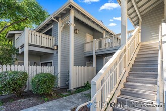 74 Shoreline Ct in Richmond, CA - Foto de edificio - Building Photo