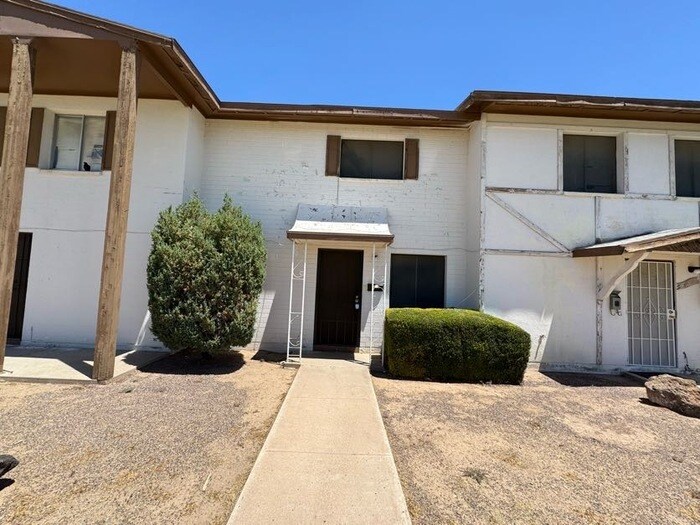 4606 N 71st Ln in Phoenix, AZ - Building Photo