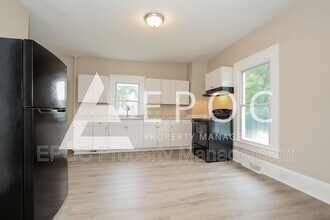 1100 Elwell Ave in Greensboro, NC - Building Photo - Building Photo