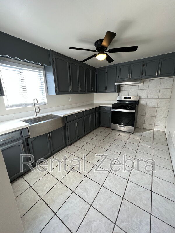 property at 552-556 W Main St