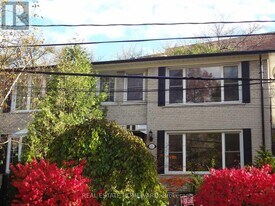 21 Love Crescent in Toronto, ON - Building Photo