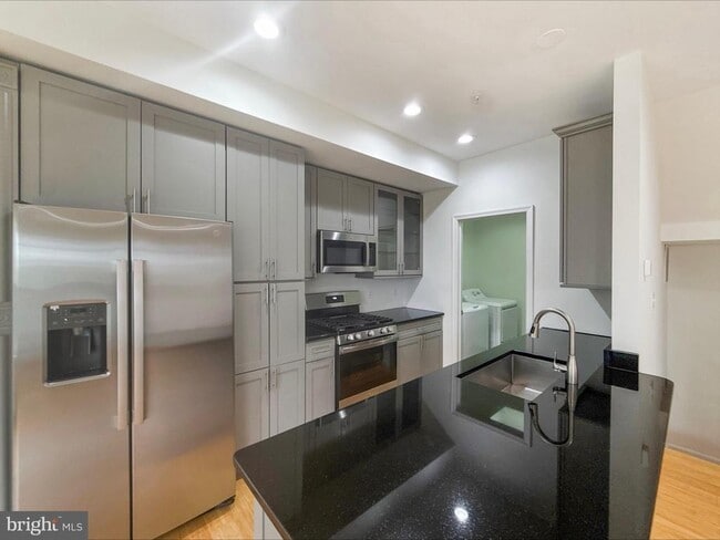 2322 Shannon Pl SE in Washington, DC - Building Photo - Building Photo