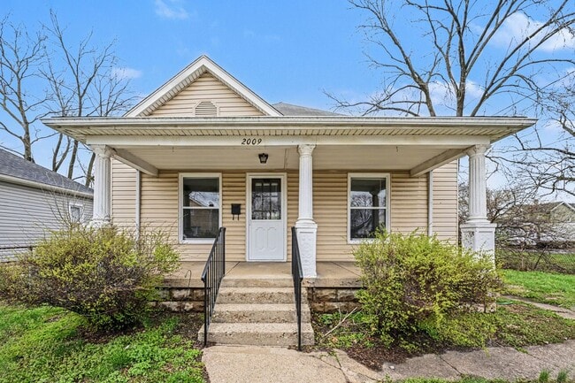 property at 2009 Linden Ave