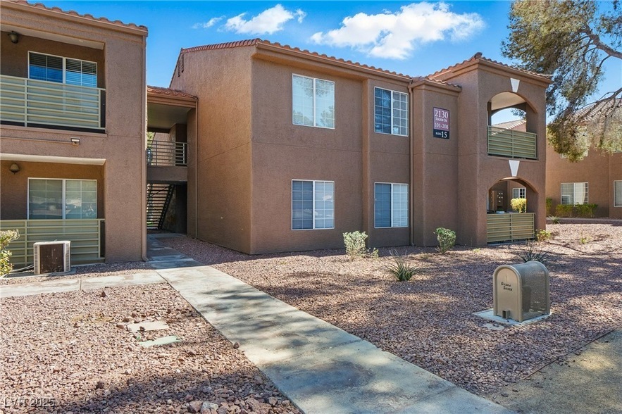 2130 Sealion Dr, Unit 208 in Las Vegas, NV - Building Photo