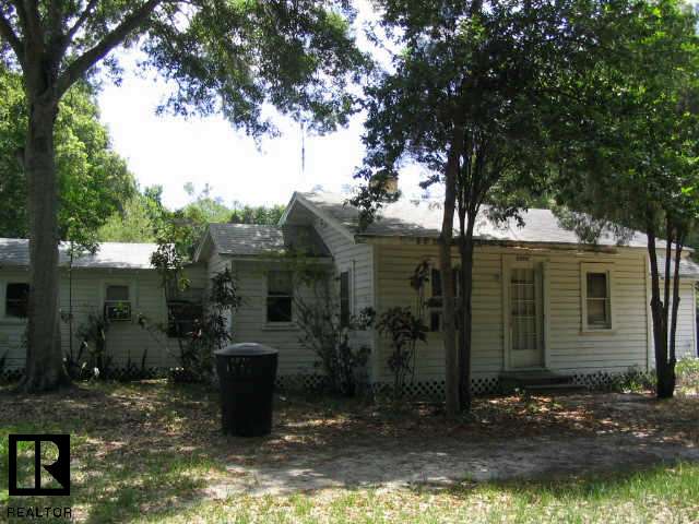 1527 Carmel Ave in Clearwater, FL - Foto de edificio - Building Photo