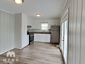 617 5th Way in Pleasant Grove, AL - Foto de edificio - Building Photo