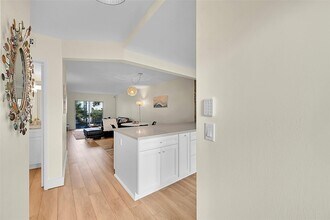 2731 NE 14th Street Causeway, Unit 421 in Pompano Beach, FL - Foto de edificio - Building Photo