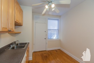 859 W Cornelia Ave in Chicago, IL - Building Photo - Building Photo