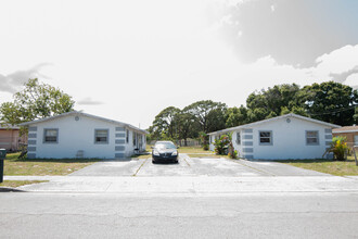 501 Azalea Ave in Fort Pierce, FL - Building Photo - Building Photo