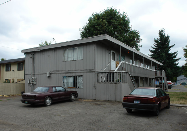 - C St in Springfield, OR - Building Photo - Building Photo