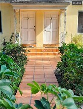 1015 NE 112th St in Biscayne Park, FL - Building Photo - Building Photo