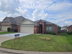 9610 Sunflower Bluff Ln in Houston, TX - Building Photo - Building Photo