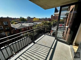 NORTHERN BOULEVARD, Unit 5D in Queens, NY - Building Photo